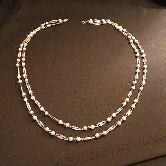 Vintage Pearl and Goldtoned Double Strand Necklace Signed TRIFARI - Picture 4 of 6